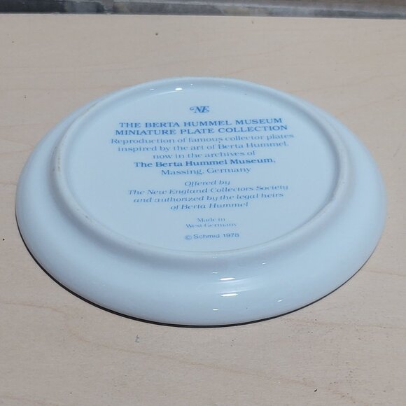 Schmid Berta Starlight Angel Hummel Museum Miniature Plate Collection 1978 - Picture 7 of 9